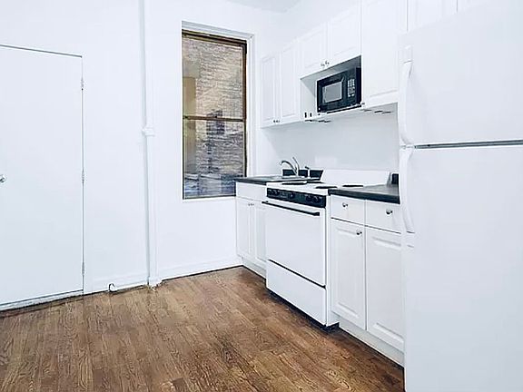 3rd image of 210 W 80th St APT 2FW