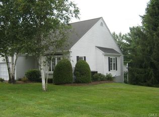 16 Emerson Ct, Litchfield, CT 06759