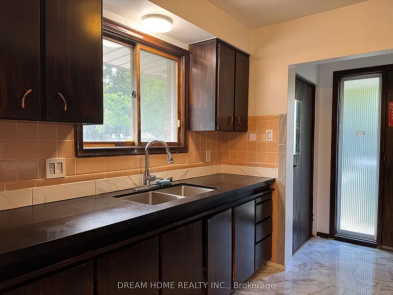48 Meadowlark Dr — Photo 9