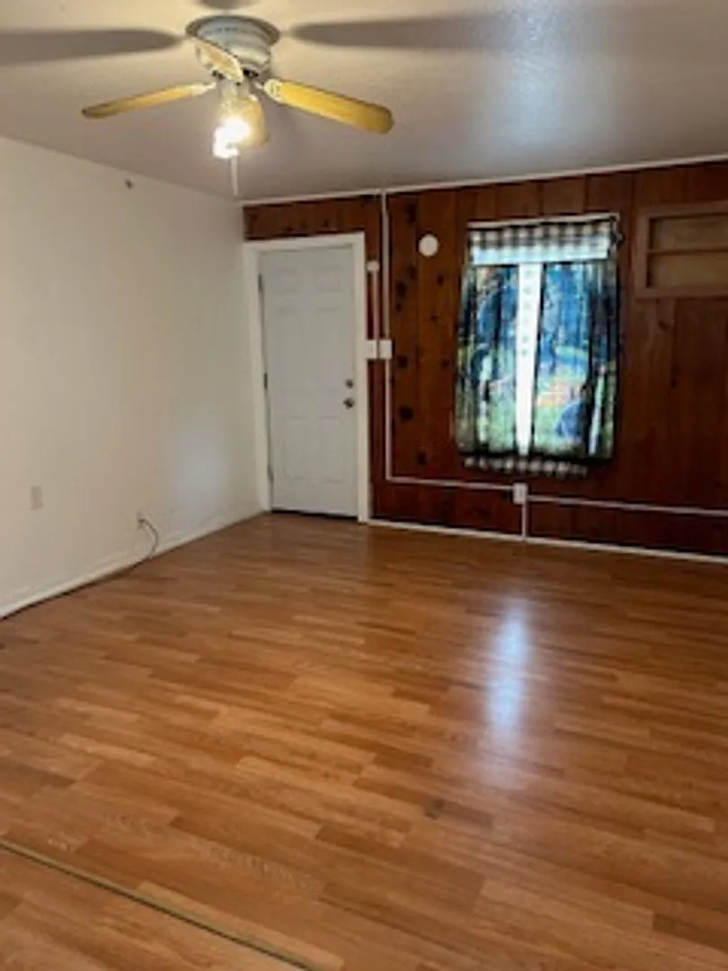 Laurel Ridge Apartments — Photo 2