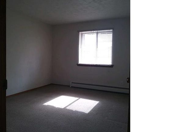 3rd image of 1020 N Main St APT 112