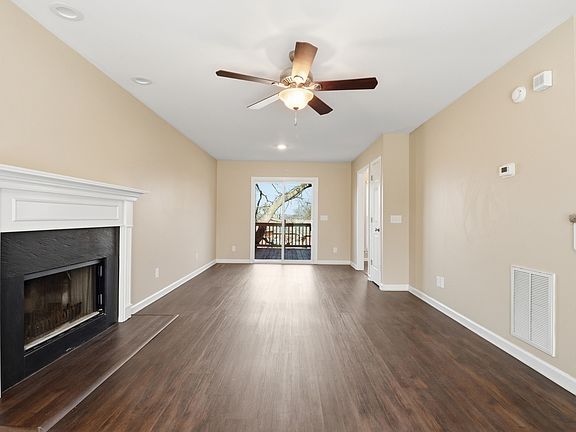 5th image of 104 Sunset Dr