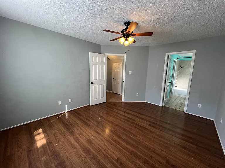 2302 Tracey Ann Ln — Photo 18