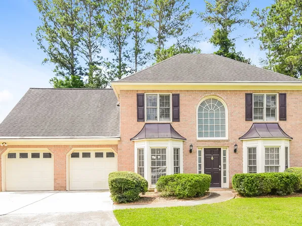4832 Helga Way NE, Woodstock, GA 30188