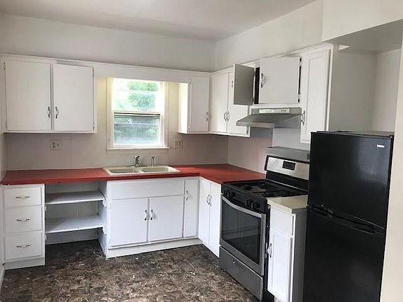4th image of 1615 Arthur St