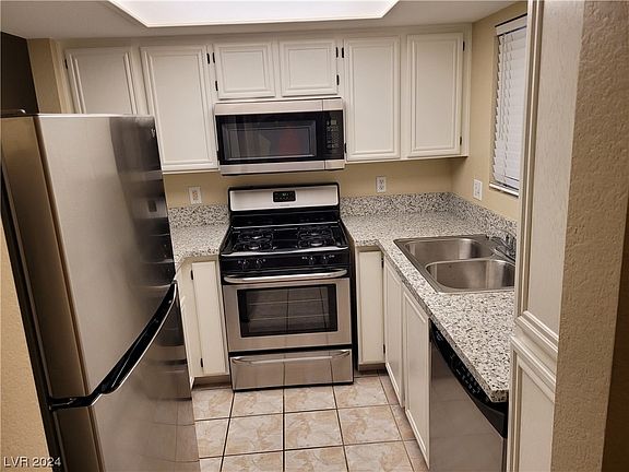 3rd image of 1908 Villa Palms Ct Unit 105