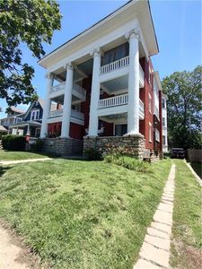 3907-3909 Central St, Kansas City, MO, 64111