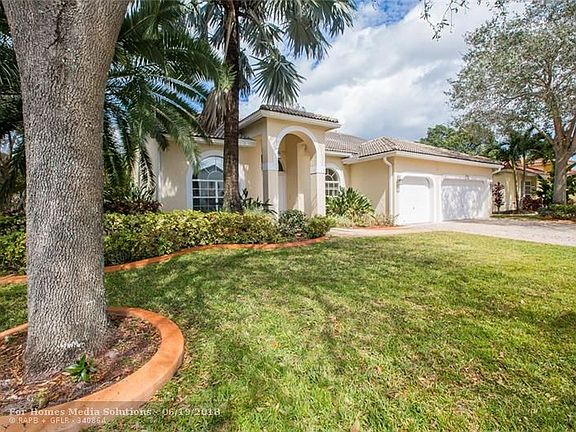 4th image of 5767 NW 54th Pl