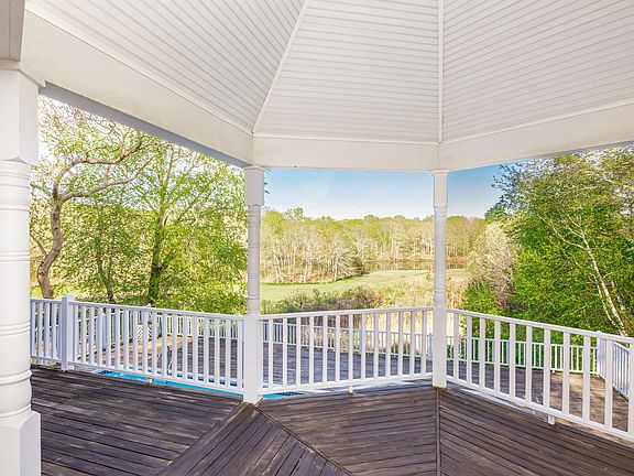 4th image of 4 Irene Ln