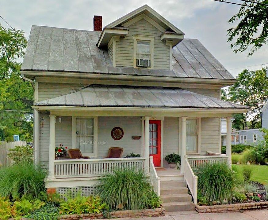 1st image of 427 E Mulberry St