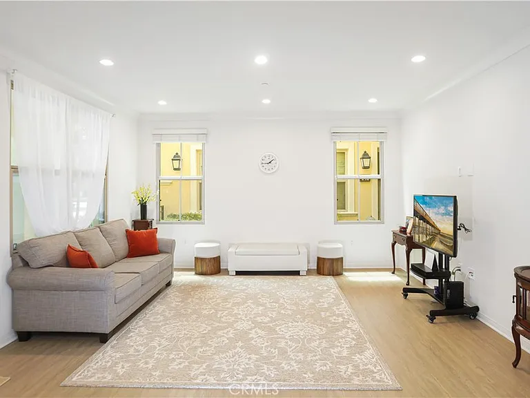 41 Kempton — Photo 4