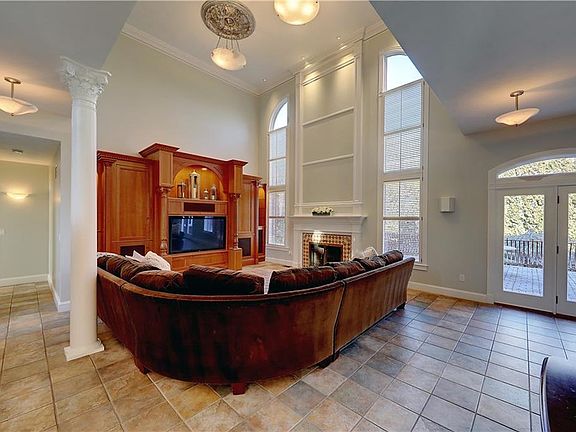 5th image of 23 Fair Oaks Dr