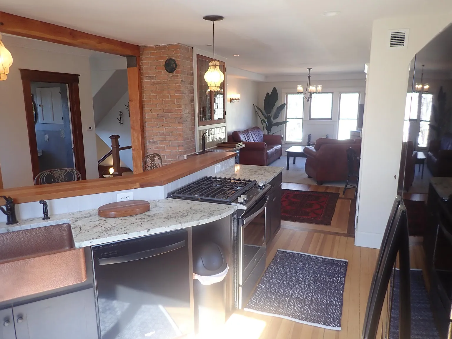 2 bed, 1700 sqft, $1,850 — Photo 1