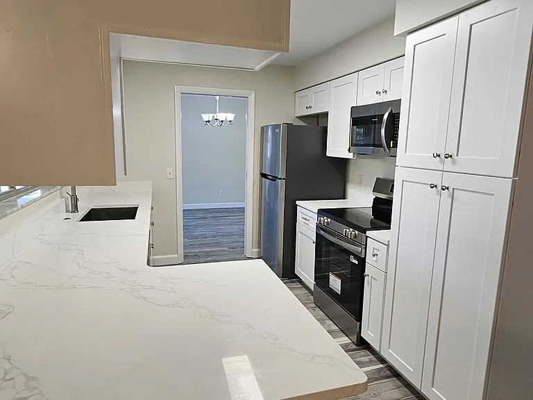 1329 Fairfield Dr — Photo 32