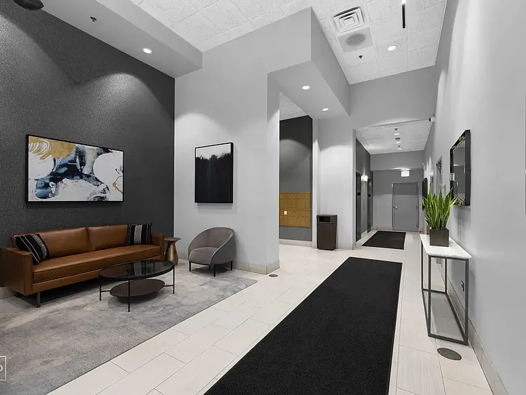 400 W Ontario St #709 — Photo 12