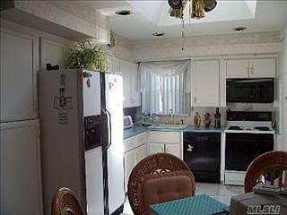 5th image of 48 Sherman Ave