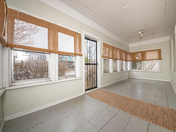 Large 3-season porch