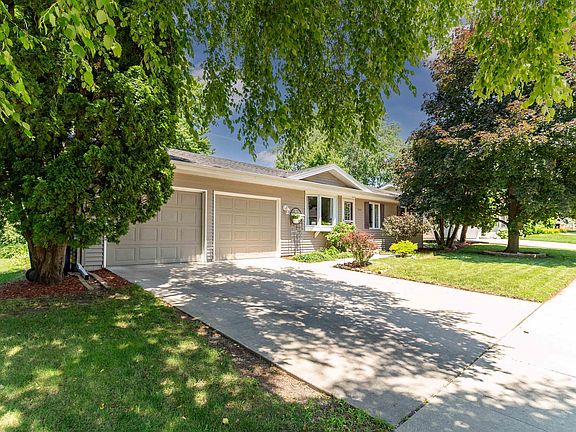 3rd image of 213 Balboa Ave