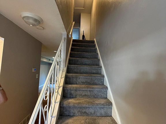 3rd image of 32 Dora Dr
