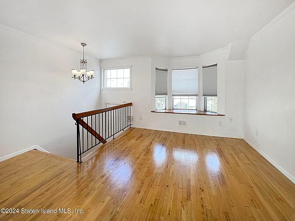 3rd image of 38 Villa Nova St