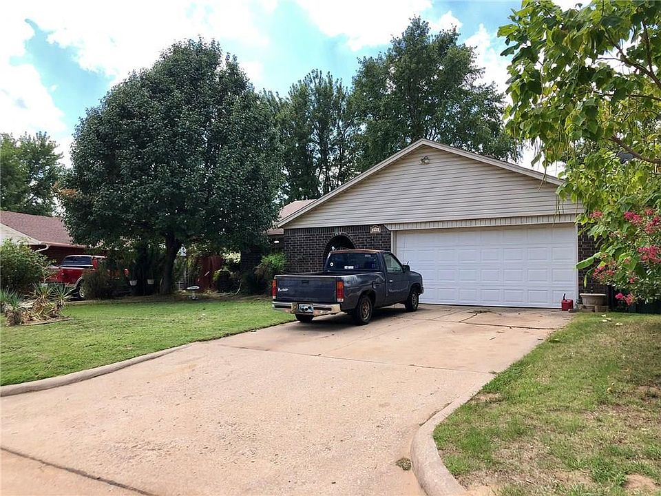 1st image of 748 Claremont Dr