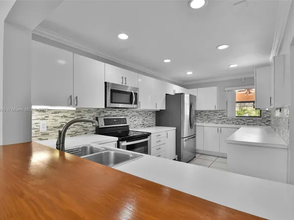 3556 Estepona Ave S #20-1, Miami, FL 33178