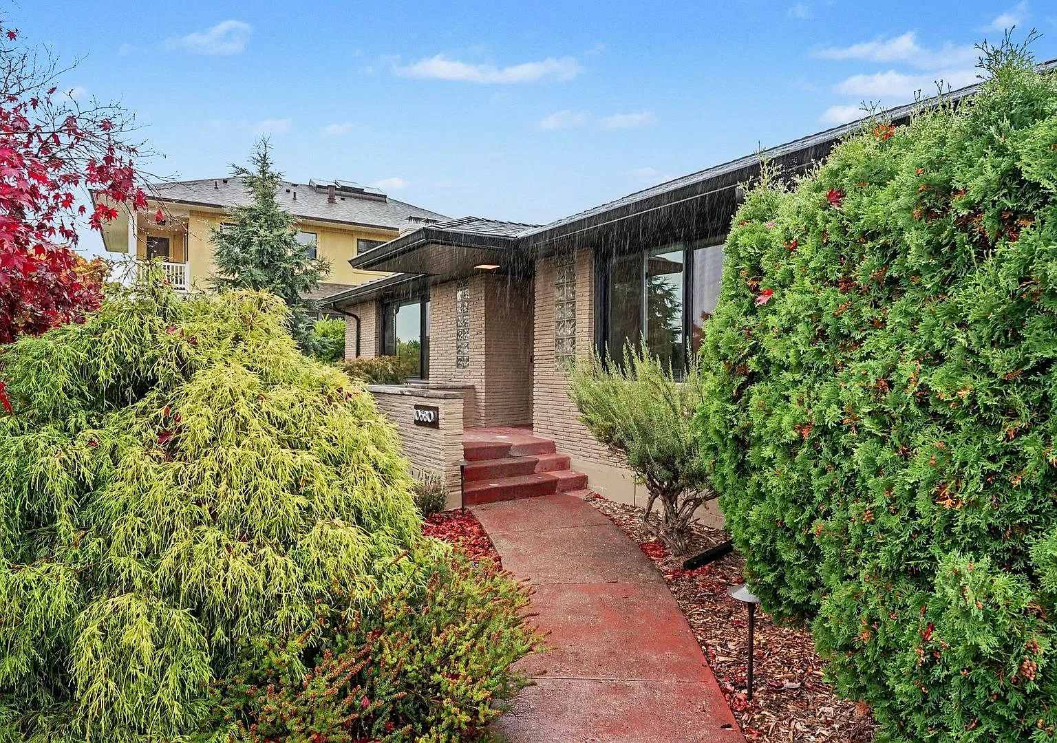 5Bd/3Ba Seattle Home — Photo 2
