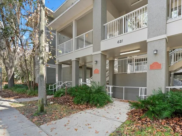 621 SW 10th St APT 204, Gainesville, FL 32601