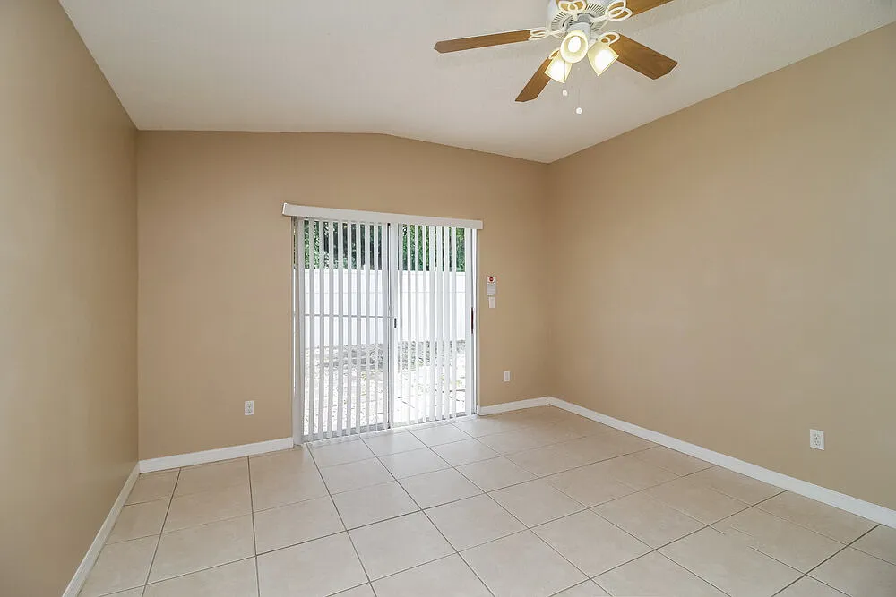 3 bed, 2.0 bath, 1551 sqft, $3,190 — Photo 4