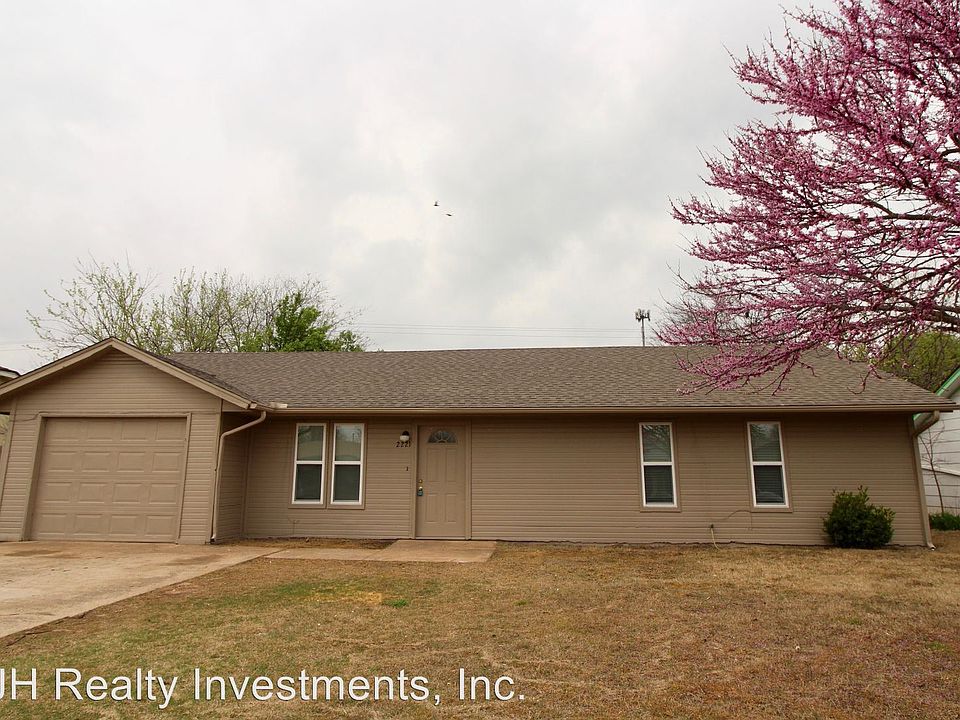 1st image of 2221 Lafayette Dr #2221