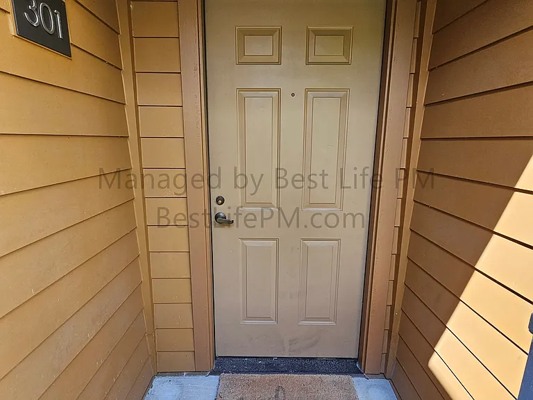 1535 SW Clay St #301 — Photo 9