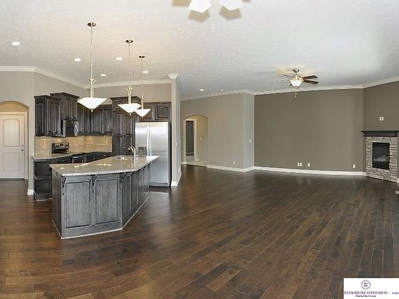 5th image of 20516 Boyd St