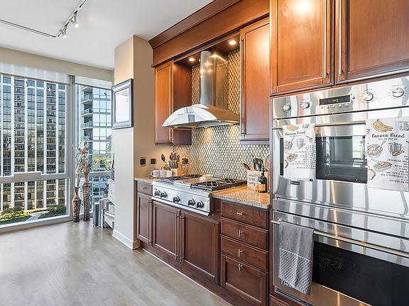 5th image of 1211 S Prairie Ave APT 1104