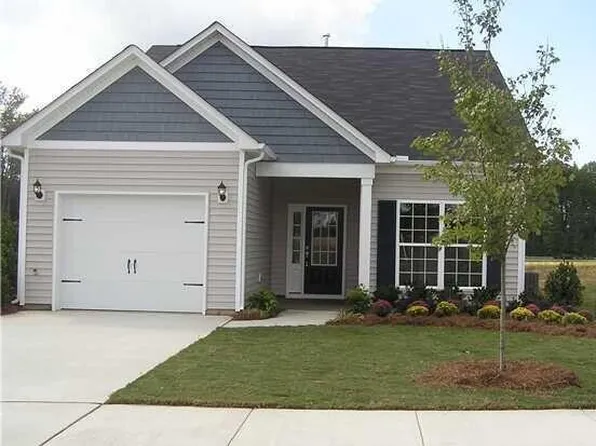 200 Breezemont Dr, Fuquay Varina, NC 27526