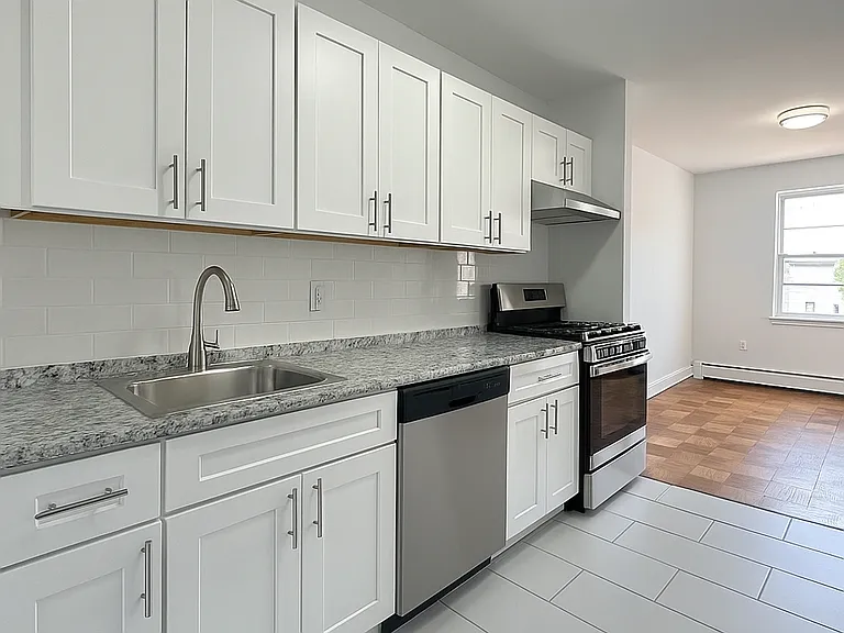 25 Washington Ave — Photo 26
