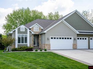 124 Viking Ct, Mankato, MN 56001