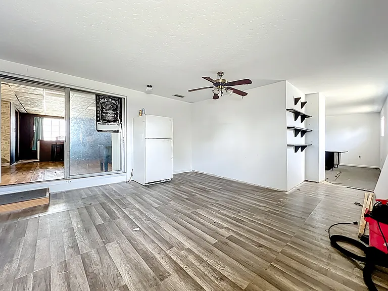 122 Eden Ave — Photo 15