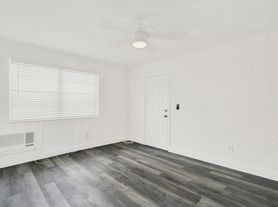 1306-1310 Douglas Rd. - 1310-02