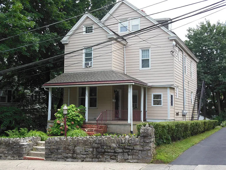 123 Cedar St #2 — Photo 4