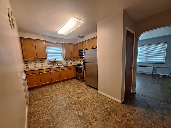 5th image of 321 N Alice Ave
