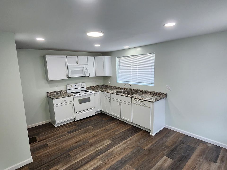 1st image of 200 N West End Blvd