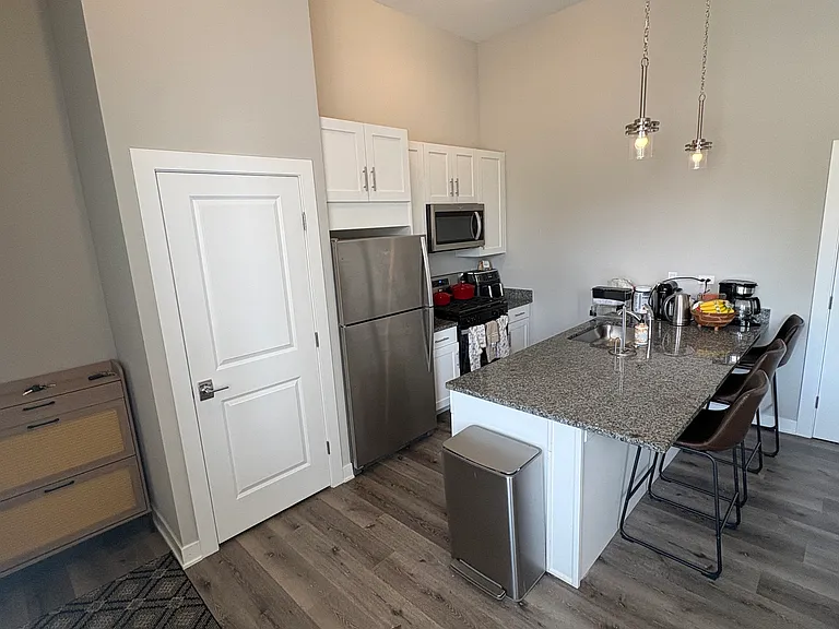 1416 Indiana Ave #104 — Photo 4