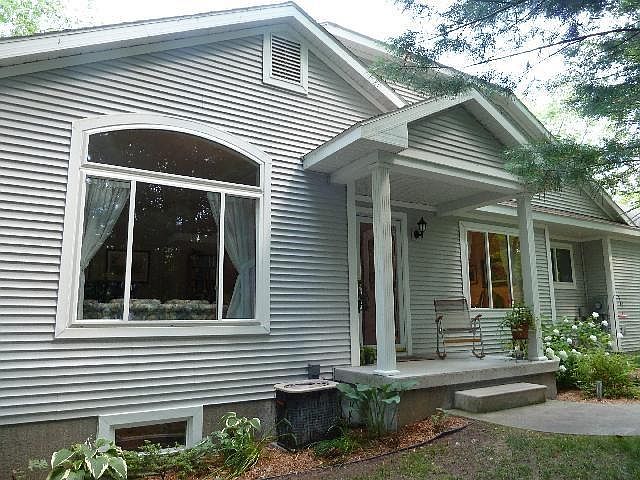 1st image of 1276 Fox Farm Dr