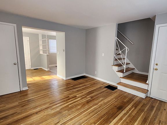 2nd image of 377 S Napoleon Ave