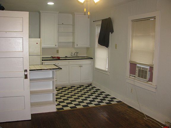 Complete kitchen