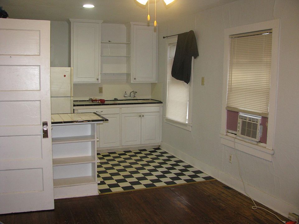 Complete kitchen