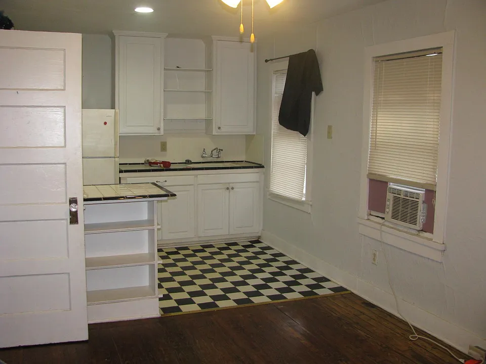 Complete kitchen