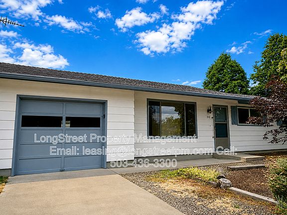 2nd image of 310 NE Cambridge Cir