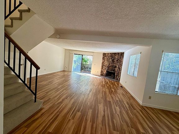 3rd image of 46 Aronia Ln