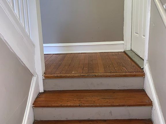 3rd image of 8010 S Manistee Ave #1